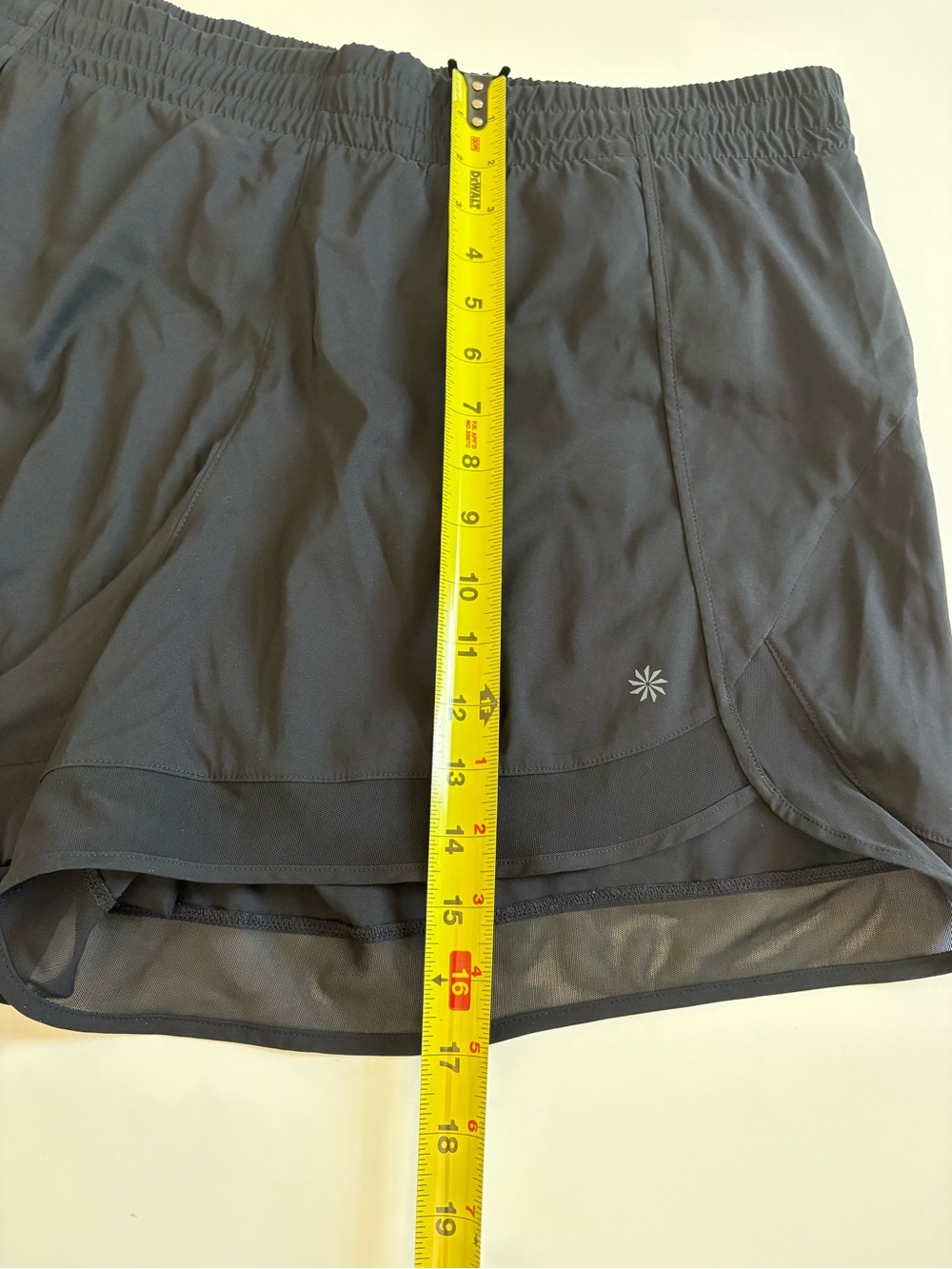 Athleta Mesh Racer Run Short Size 1x Black - Picture 8 of 10